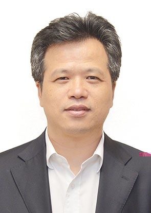 龚新宇,男,48岁,中国人民保险集团股份有限公司战略